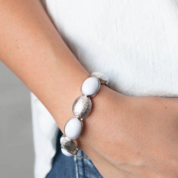 Paparazzi Jewelry Accessories - Decadently Dewy - White Bracelet - Vintage - Picture 1 of 4